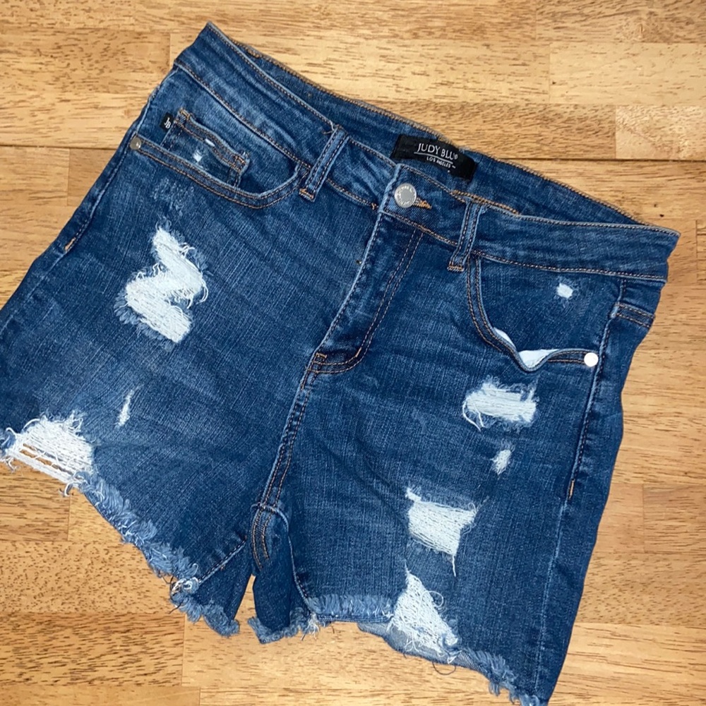 Judy Blue Denim Shorts distresses L